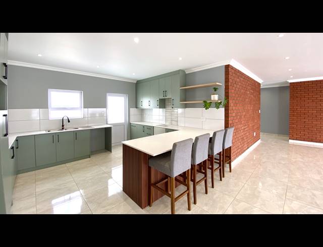 3 BEDROOM HOUSE FOR SALE IN GOLDEN MILE